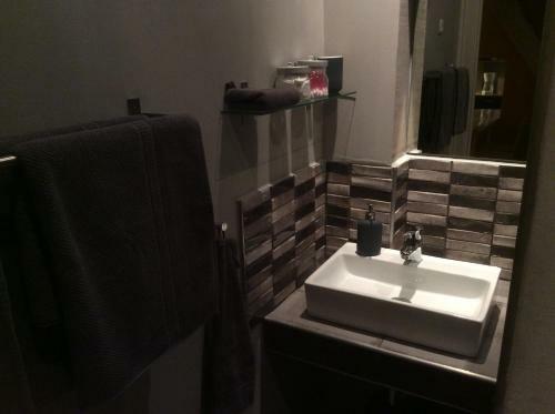 Onyx Apartment