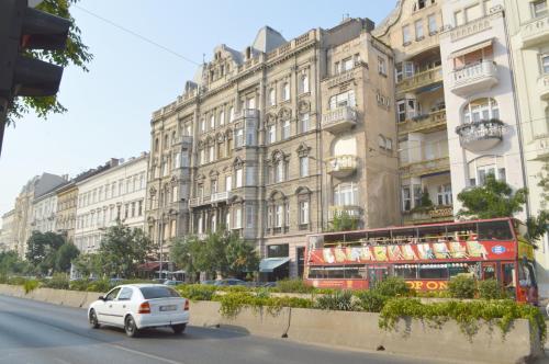 Hostal Riverside Danube Guest House