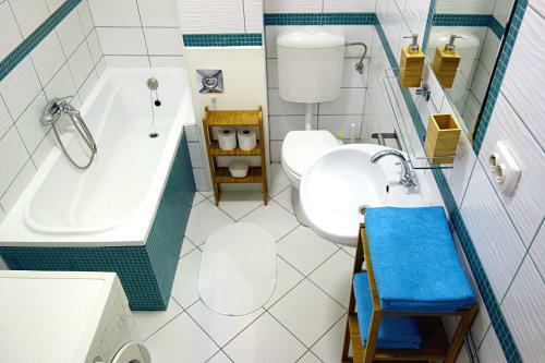 Vivid Rozsa Apartment