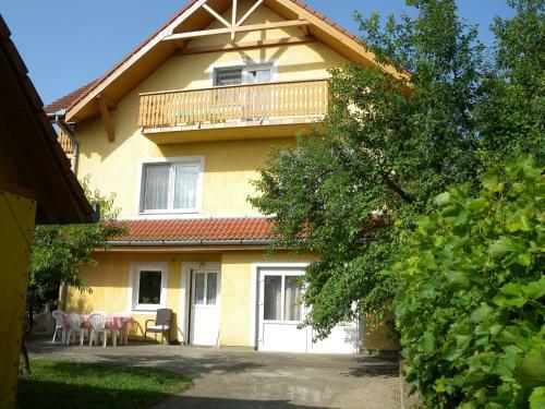 Apartment In Fonyod/balaton 35365