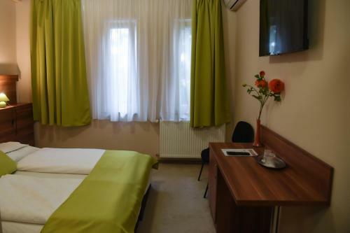 Hotel O�zis Wellness Panzio