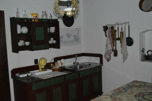 Holl�k�ves Vend�gh�zak