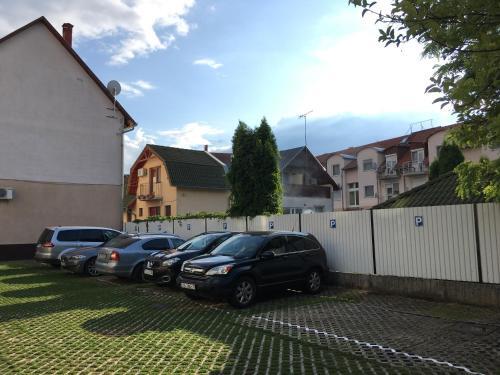 Zoli Apartmanok-balcony K�lcsey 32