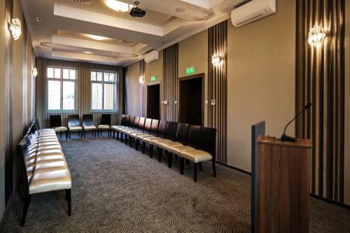 Grand Hotel Glorius Mak�