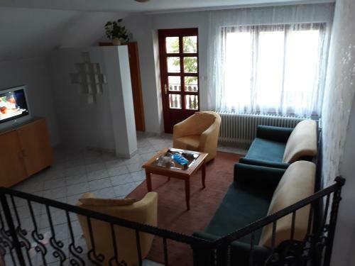 R�zsa Apartman