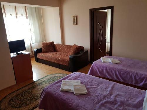 Hotel Tata Si Fii