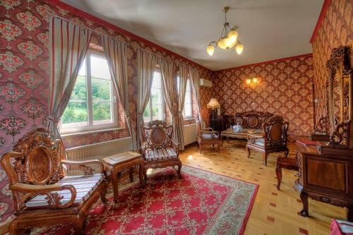 Fried Castle Hotel Resort