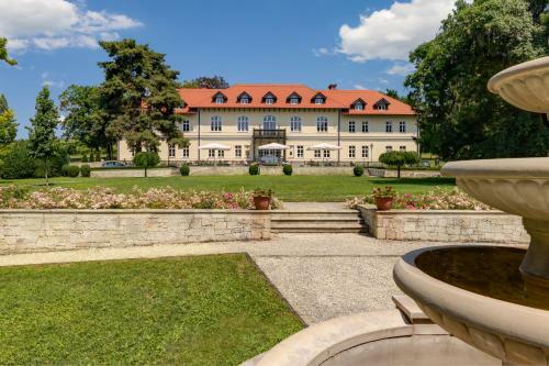 Castle Hotel Grof Degenfeld