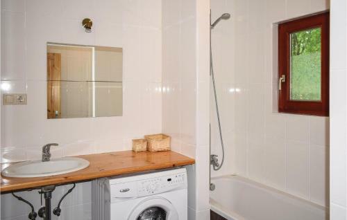 Three-bedroom Holiday Home In Szolad