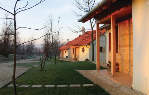 Two-bedroom Holiday Home In Szolad