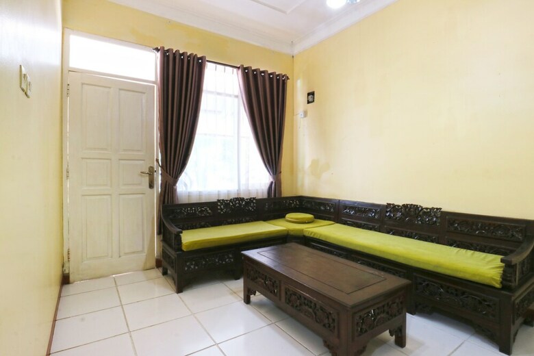 Aries Biru Hotel & Villa