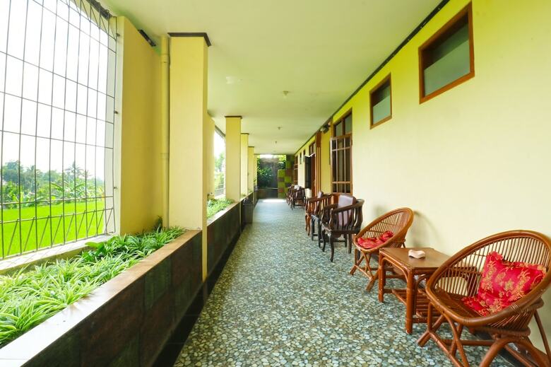Aries Biru Hotel & Villa