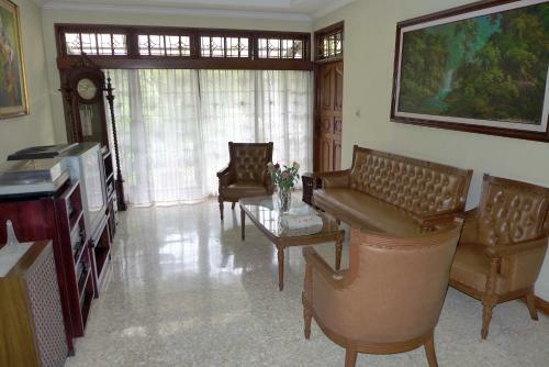 Hostal Meranti Guest House
