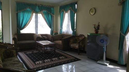 Fame Villa Yokohama Kota Bunga