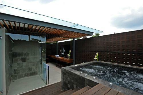 Villa Djoglo Luxury Bungalow