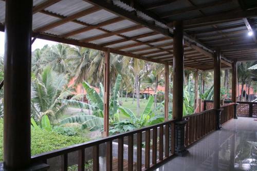 Hostal Arrys Watukarung Surfcamp