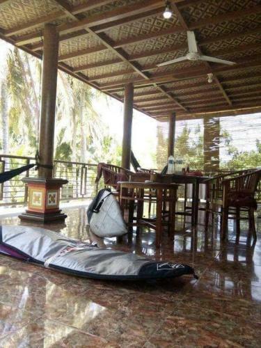 Hostal Arrys Watukarung Surfcamp