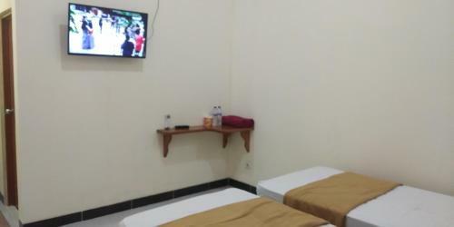 Hostal Arrys Watukarung Surfcamp