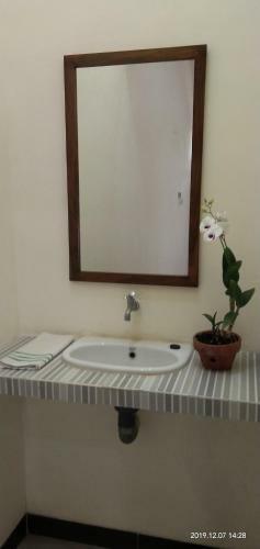 Hostal Arrys Watukarung Surfcamp