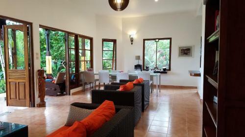 The Mahalani - All-inclusive Oceanfront Villa