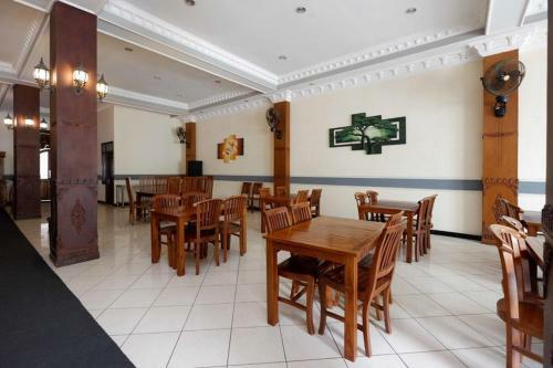 Hotel Reddoorz Plus @ Kartini Beach Jepara