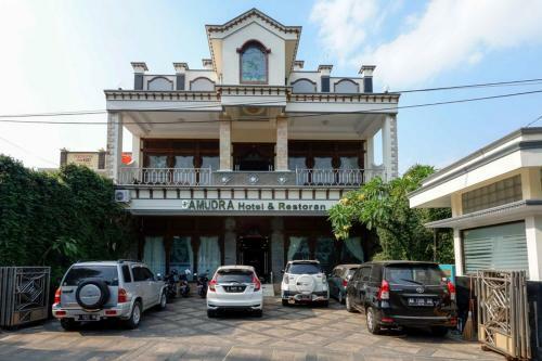 Hotel Reddoorz Plus @ Kartini Beach Jepara