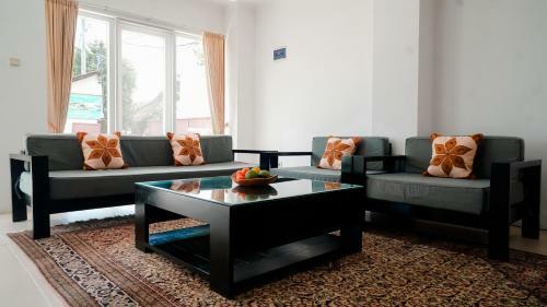 Marina Seaview Apartments