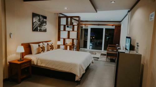 Marina Seaview Apartments