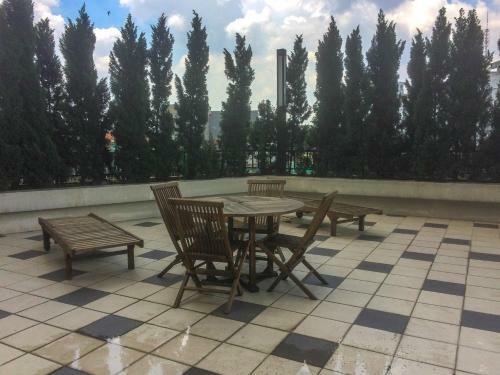 Comfy Studio The Oasis Apartment Lippo Cikarang By Travelio