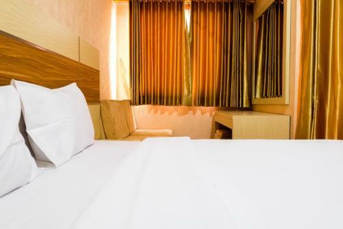 Comfy Studio The Oasis Apartment Lippo Cikarang By Travelio
