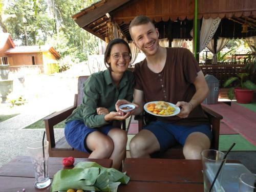 Hostal Rupan Resto And Homestay
