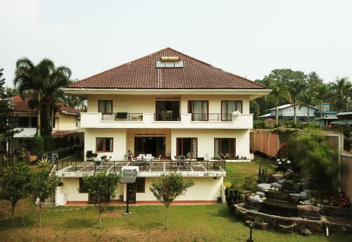 Hostal Puri Bernadi Guest House