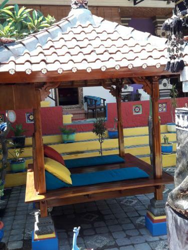 Hostal Kubu Pilatus Inn