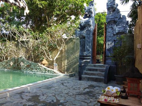 Balinese Villa With Private Pool In Batam
