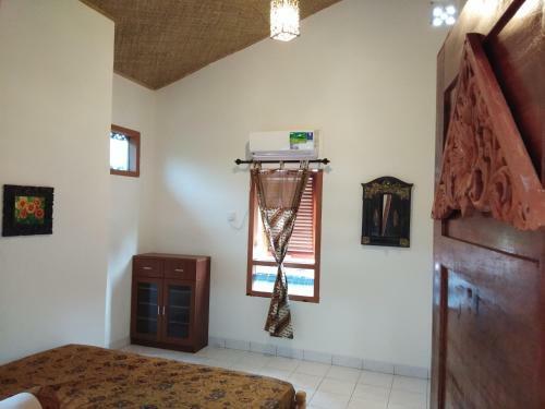 Balinese Villa With Private Pool In Batam