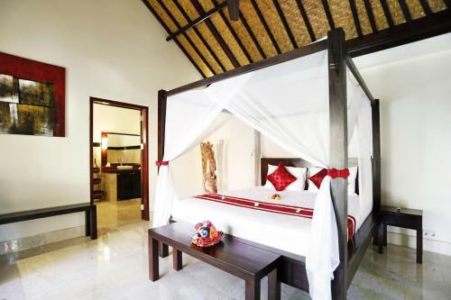 Hotel Teluk Karang Dive & Spa Resort