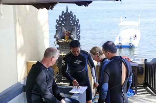 Hotel Teluk Karang Dive & Spa Resort