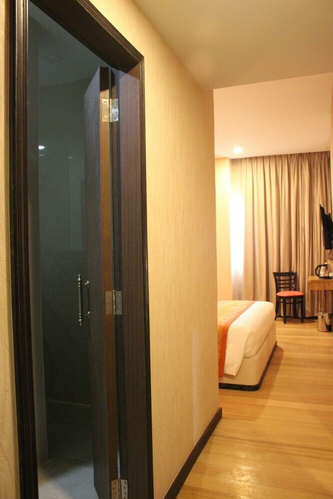 The Golden Bay Hotel Batam