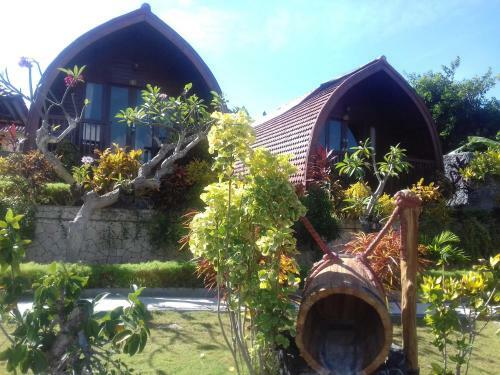 Hostal Bamboo Bungalows