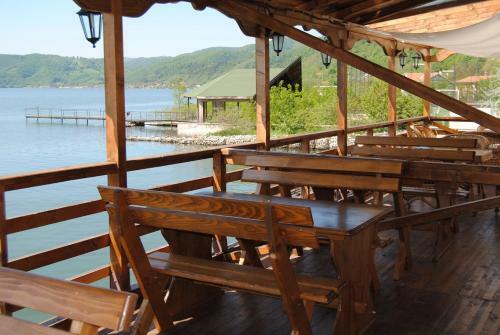 Hostal Pension La Ponton