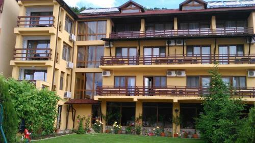 Hostal Pension La Ponton