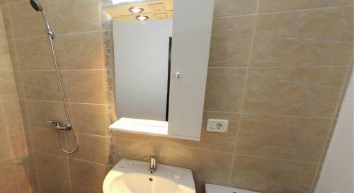 Hostal La Storia Guest House