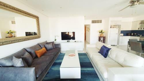 Design 2 Bdr Apartment Swimming Pool Jaffa #y4