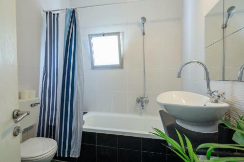 Huge Stylish 3 Bedrooms Apartment