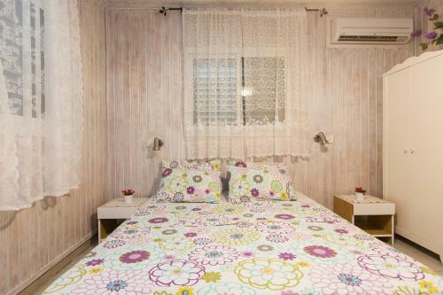Leyad Hashmura Lodging
