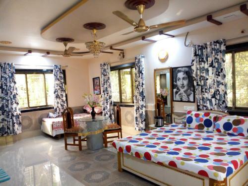 Hostal Raghushilp Guest House