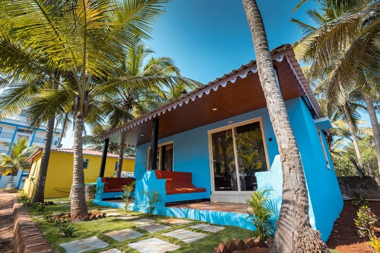 Hotel Kay's By The Sea