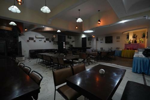 Hotel Club Platinum Resort