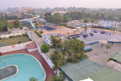 Hotel Club Platinum Resort