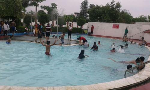 Hotel Club Platinum Resort